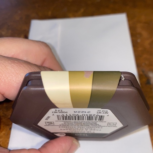 NEW Burt’s Bees eyeshadow 1520 Dusky Woods- nail polish spilled on the front - Picture 10 of 10